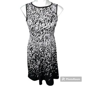 Maggy London Black & White Print Sleeveless A Line Dress - Size 6